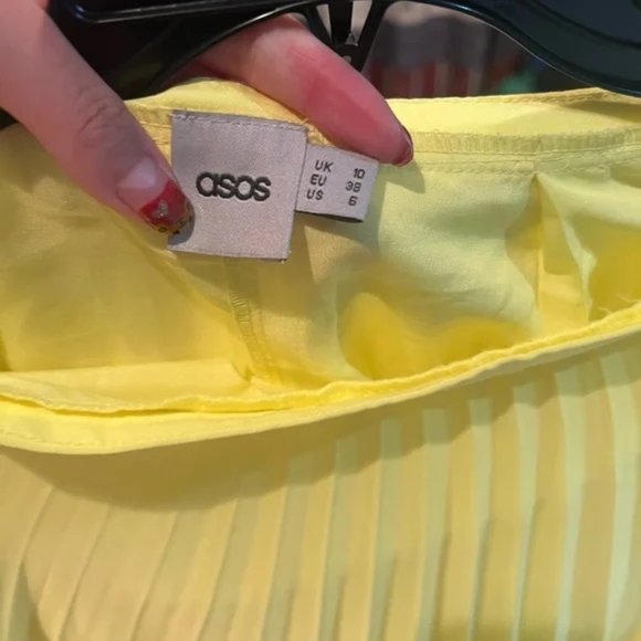 💋GORGEOUS💋 Pleated Maxi Skirt in Yellow - Picture 9 of 9